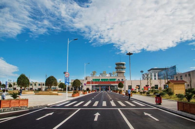 安顺黄果树机场管理有限公司 关于对黄果树机场相关路段违停车辆抓拍的公告